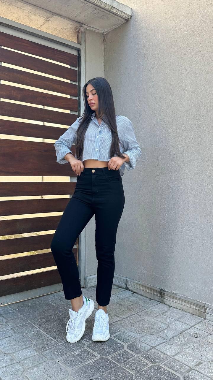 MOM NEGRO RÍGIDO
