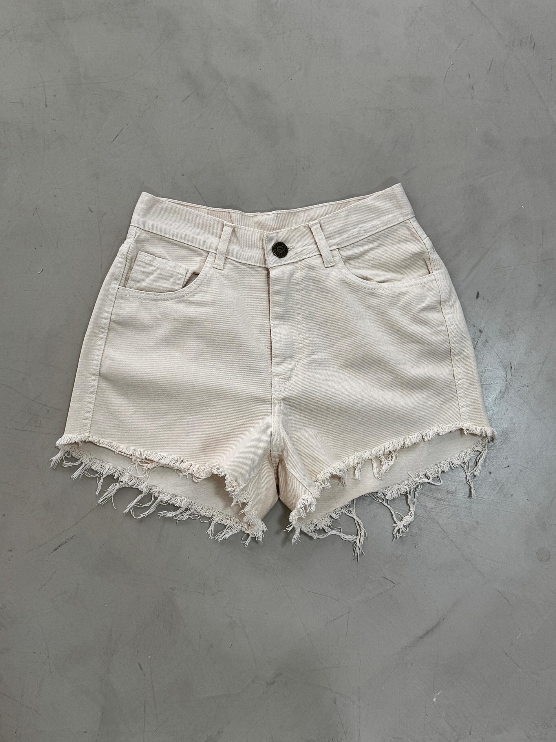 SHORT FLECO NATURAL RÍGIDO