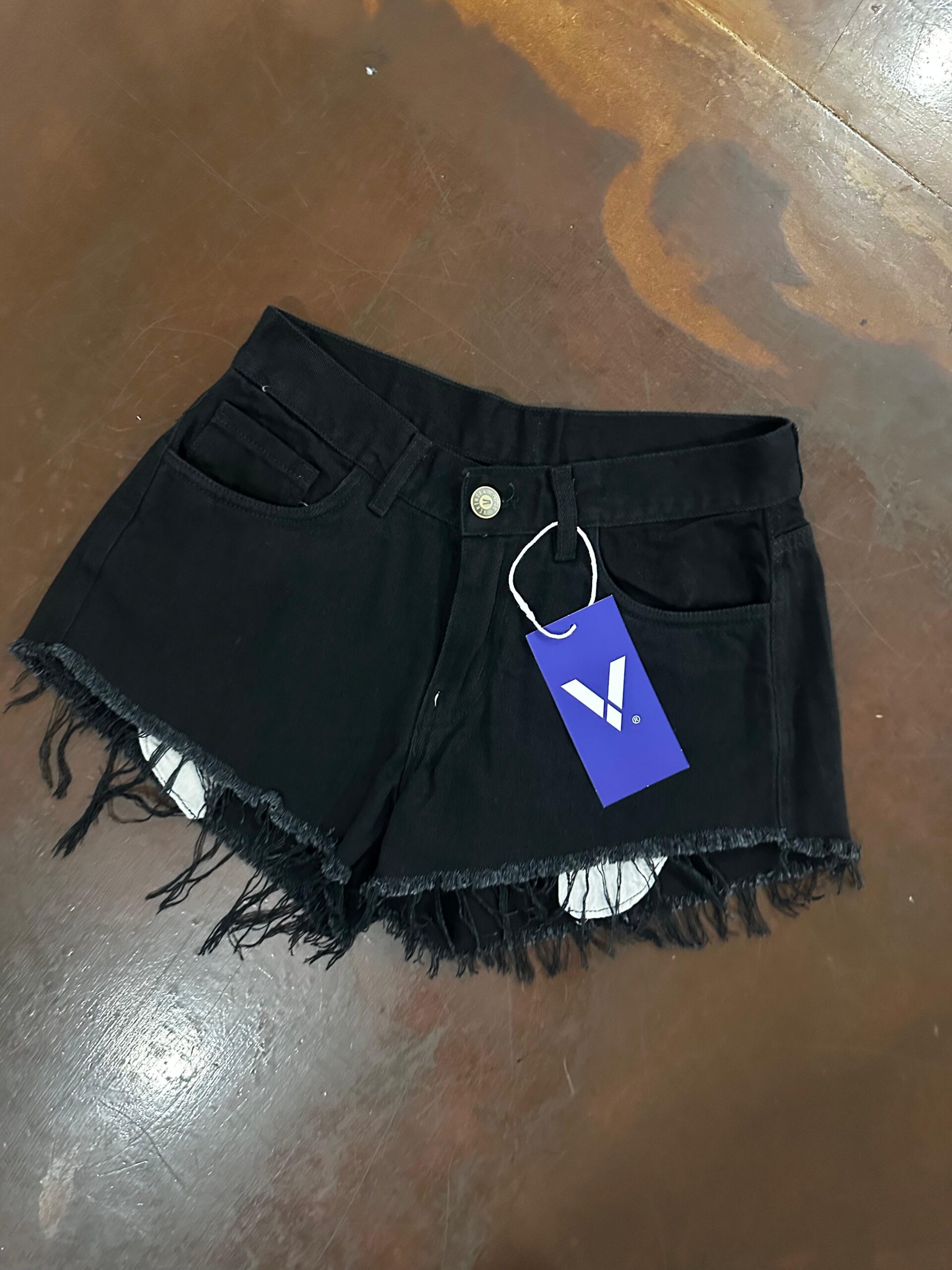 SHORT FLECO  NEGRO >>tiro bajo