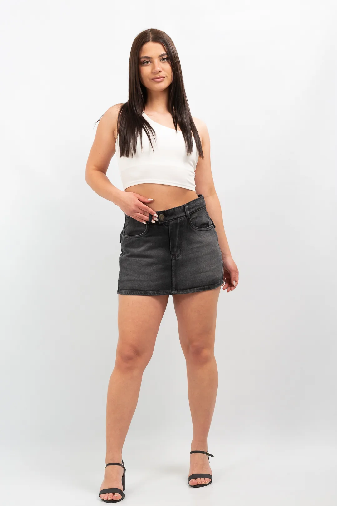 POLLERA SHORT RÍGIDO GRIS LOCALIZADO * TAPITA