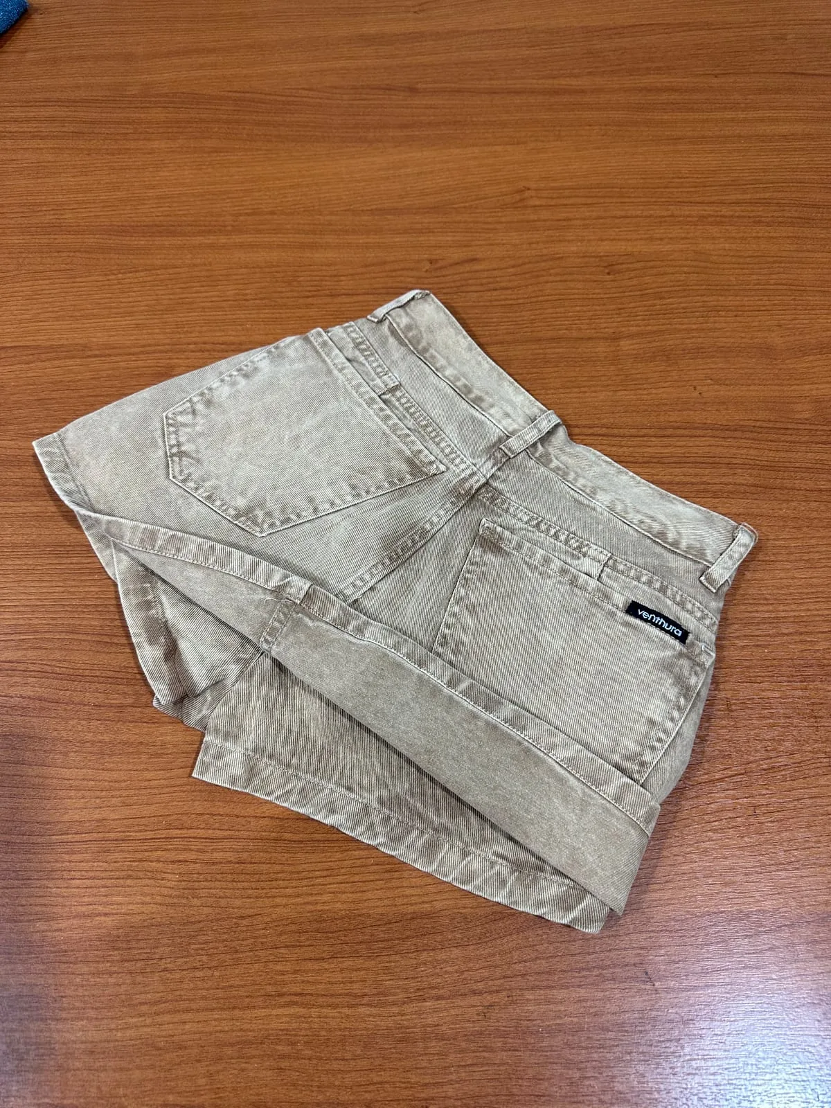 Alternative view of POLLERA SHORT RÍGIDO ABANO